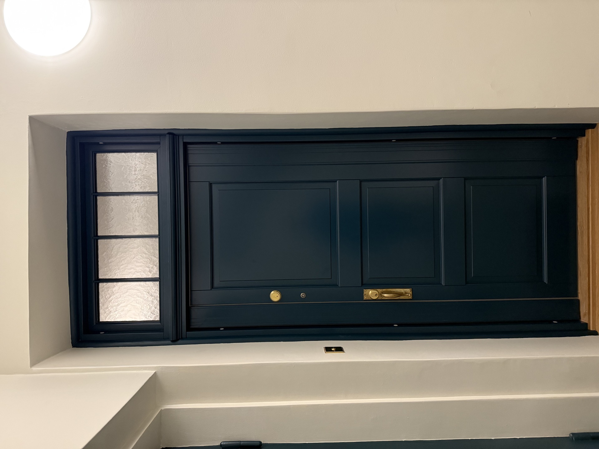 Ny dør levert til Mogens Thorsens gate, Oslo